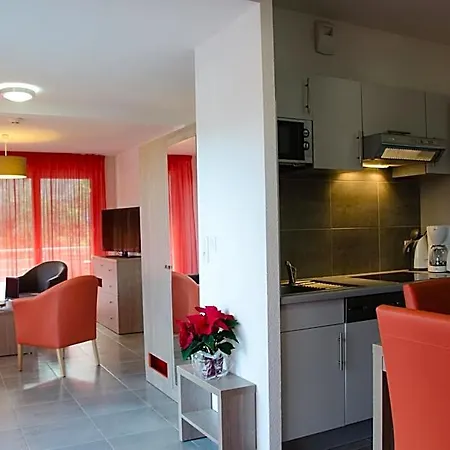 Ambroise Pare Aparthotel 4*
