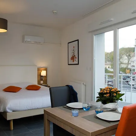 Ambroise Pare Aparthotel