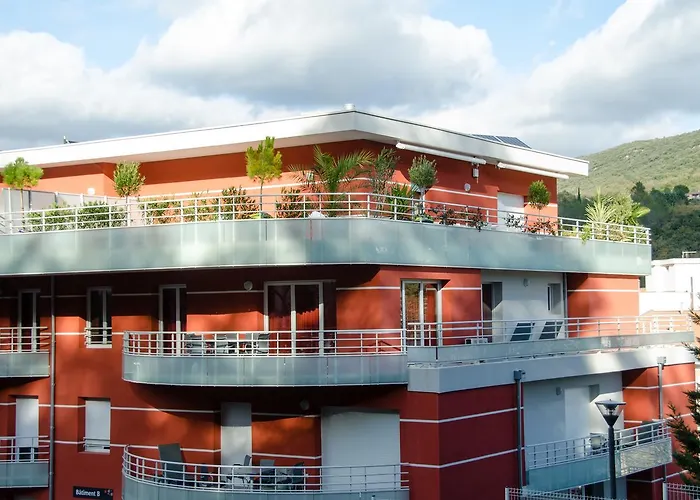Aparthotel Résidence Ambroise Paré 4*